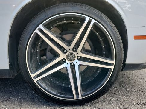 Used 2018 Dodge Challenger SXT RWD image 15