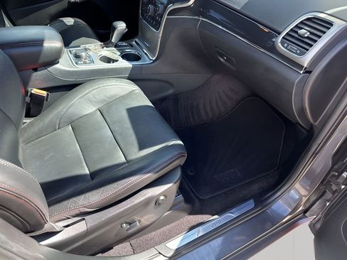 Used 2018 Jeep Grand Cherokee Trailhawk w/ Trailhawk Luxury Group image 16