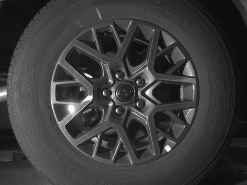 Used 2025 Jeep Wrangler Sahara image 15