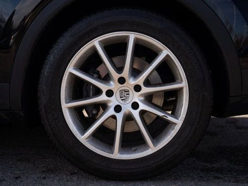 Certified 2024 Porsche Cayenne image 13