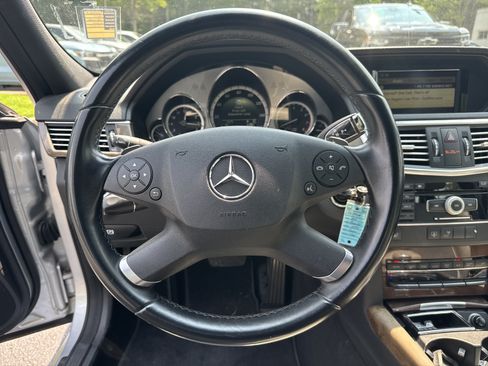 Used 2011 Mercedes-Benz E 350 4MATIC Sedan image 10