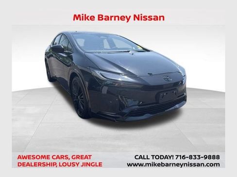 Used 2025 Toyota Prius AWD image 1