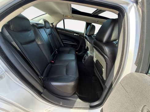 Used 2020 Chrysler 300 Limited RWD image 23