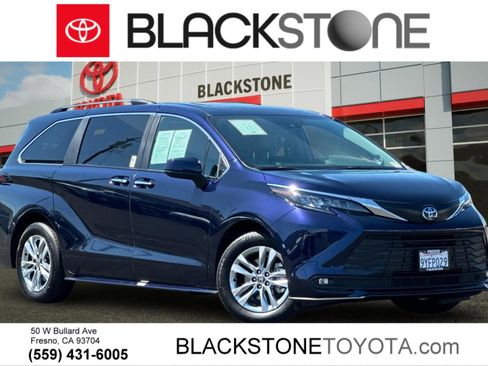 Used 2025 Toyota Sienna XLE w/ XLE Plus Package FWD image 1