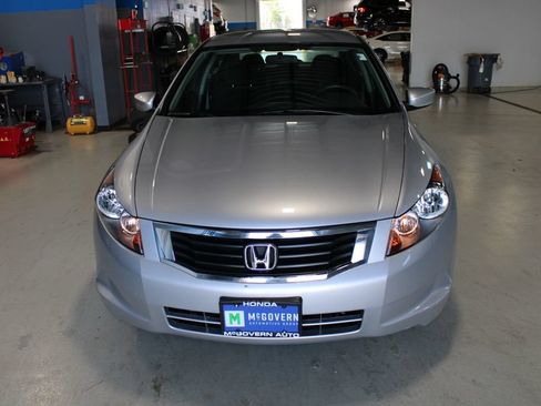 Used 2010 Honda Accord LX-P image 2