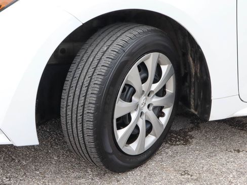 Used 2024 Toyota Corolla LE image 17