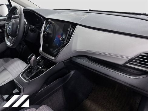 Used 2025 Subaru Outback Premium image 31