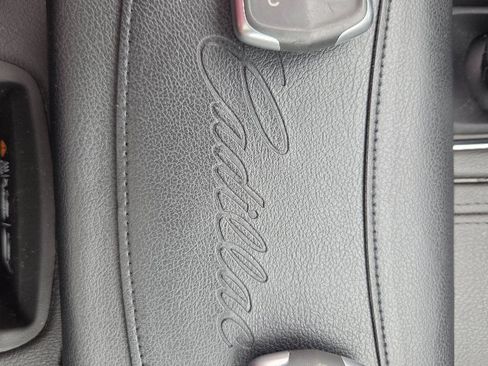 Used 2022 Cadillac XT6 Premium Luxury image 43