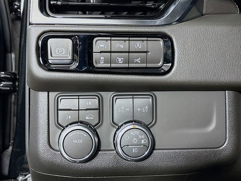 New 2026 GMC Yukon Denali w/ Sun & Power Step Package image 10