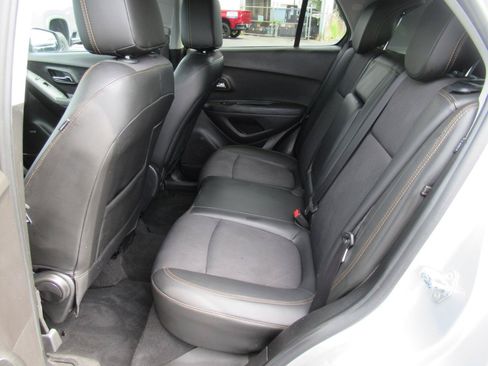 Certified 2018 Chevrolet Trax LT w/ Sun & Sound Package AWD/4WD image 32