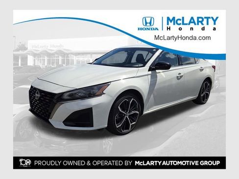 Used 2025 Nissan Altima 2.5 SR FWD image 1