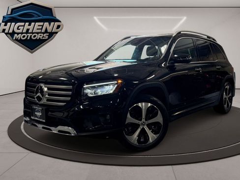 Used 2025 Mercedes-Benz GLB 250 4MATIC image 2