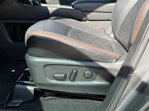 Used 2023 Nissan Pathfinder Platinum w/ Lighting Package (N93) image 13