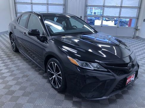 Used 2019 Toyota Camry SE image 34