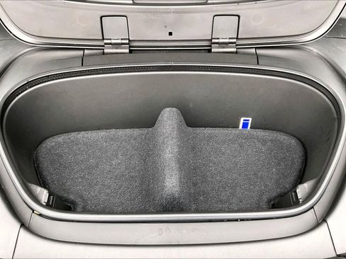 Used 2023 Volvo XC40 Recharge Ultimate image 34