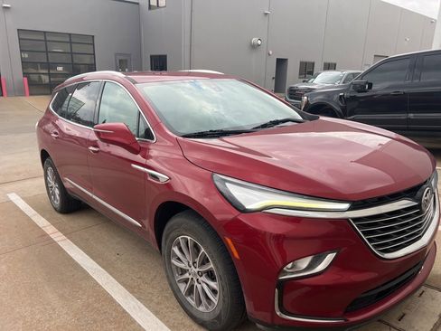 Used 2023 Buick Enclave Premium image 1