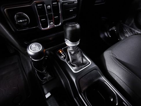 Used 2022 Jeep Wrangler Unlimited Sport AWD/4WD image 29