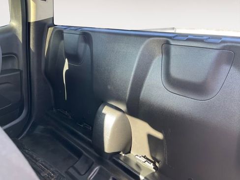 Used 2022 Chevrolet Colorado LT w/ Fleet Safety Package image 10