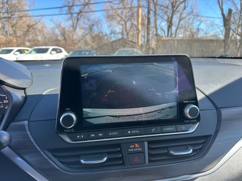 Used 2025 Nissan Altima 2.5 SV image 22