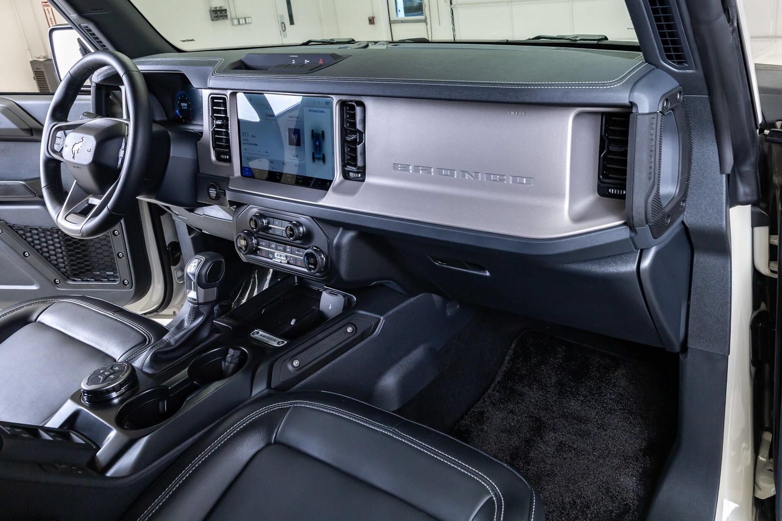 Used 2026 Ford Bronco Outer Banks AWD/4WD image 17
