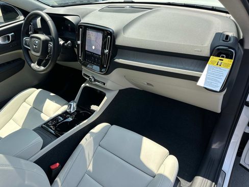 Certified 2026 Volvo XC40 B5 Plus w/ Protection Package Premier image 21