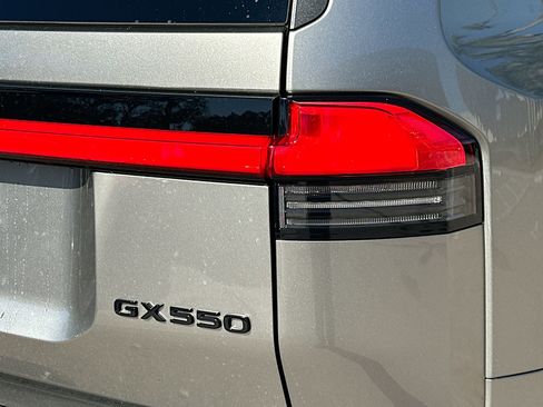 Used 2024 Lexus GX 550 image 29