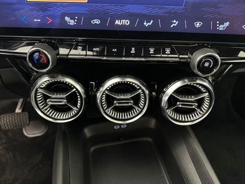 Used 2024 Chevrolet Blazer EV LT image 23