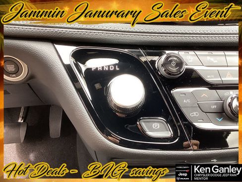 New 2026 Chrysler Pacifica Select image 13