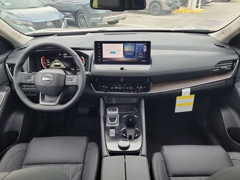 New 2026 Nissan Rogue Platinum AWD/4WD image 13