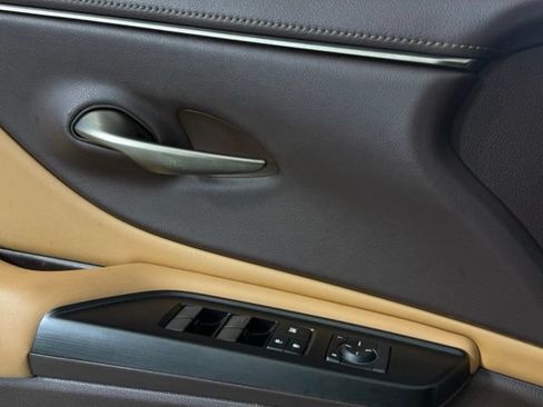 Used 2019 Lexus ES 350 w/ Accessory Package 2 FWD image 13