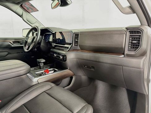 Used 2023 GMC Sierra 1500 SLT w/ SLT Premium Plus Package AWD/4WD image 32