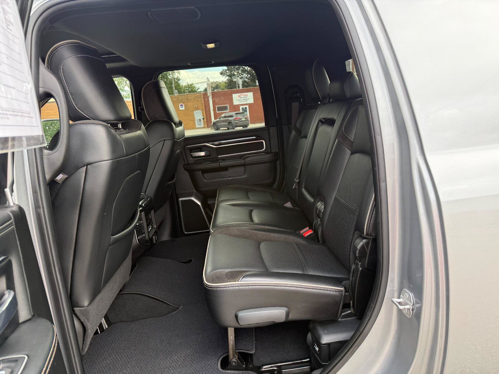 Used 2023 RAM 2500 Laramie AWD/4WD image 13