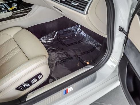 Used 2018 BMW 740i xDrive AWD/4WD image 27