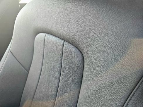 Certified 2025 Mercedes-Benz GLB 250 4MATIC image 21