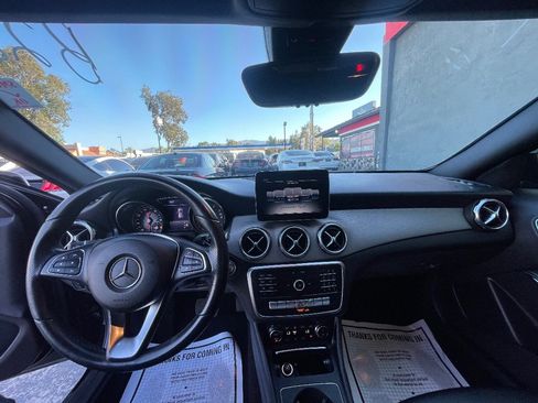 Used 2019 Mercedes-Benz GLA 250 4MATIC image 11