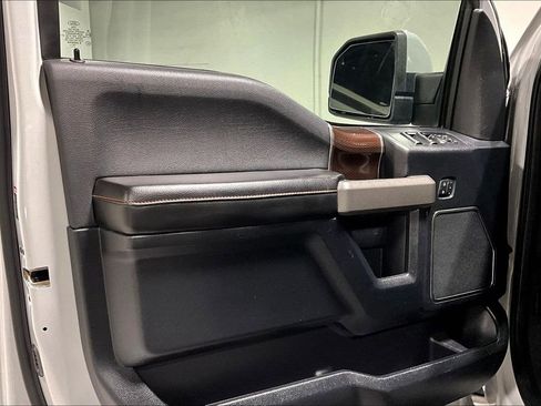 Used 2017 Ford F150 Raptor w/ Equipment Group 802A Luxury image 21