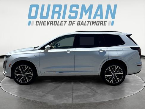 Used 2025 Cadillac XT6 Sport w/ Platinum Package AWD/4WD image 3