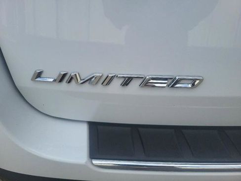 Used 2021 Ford Explorer Limited w/ Equipment Group 301A image 8