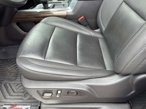 Used 2024 Chevrolet Silverado 1500 LT Trail Boss w/ LT Trail Boss Premium Package image 19