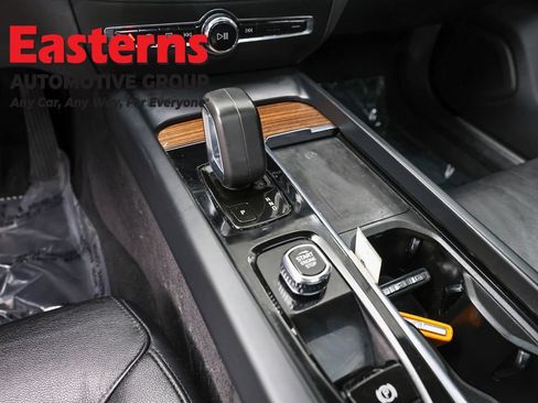 Used 2022 Volvo S60 B5 Inscription FWD image 13