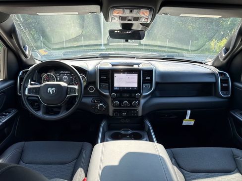 Used 2026 RAM 1500 Express AWD/4WD image 16