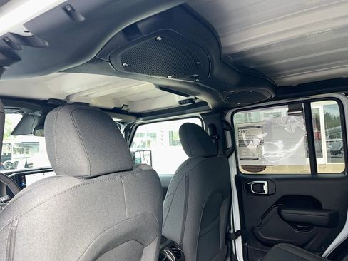 New 2026 Jeep Gladiator Sport image 29