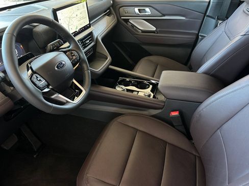 New 2026 Ford Explorer Platinum RWD image 9