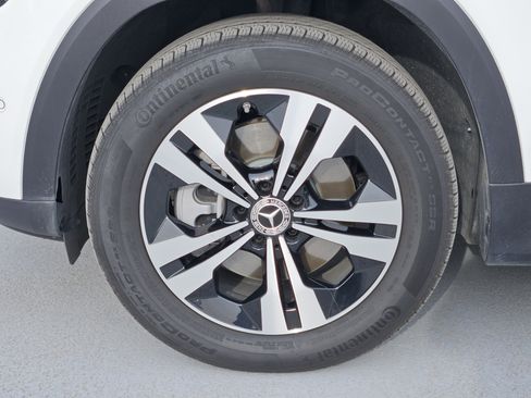 Certified 2025 Mercedes-Benz GLB 250 image 11