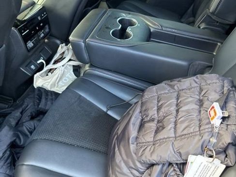 Used 2022 Acura MDX A-Spec image 7