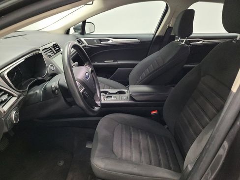 Used 2020 Ford Fusion SE FWD image 17