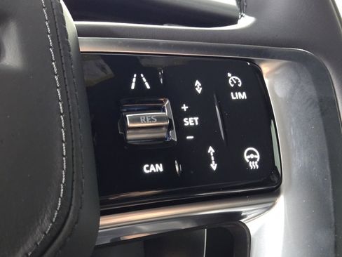 New 2025 Land Rover Range Rover SE image 25