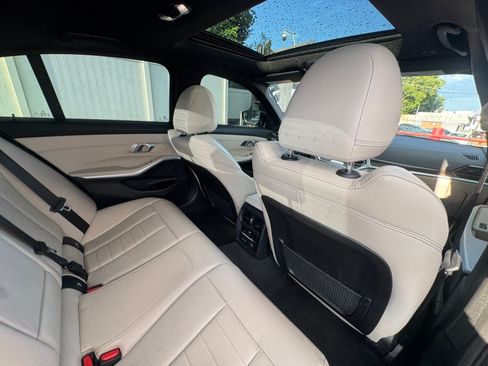 Used 2020 BMW 330i xDrive Sedan w/ Premium Package AWD/4WD image 34