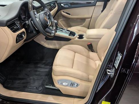Used 2026 Porsche Macan AWD/4WD image 13