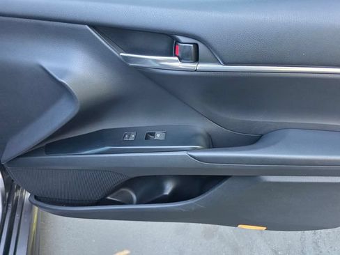Used 2019 Toyota Camry SE w/ Carpet Mat Package FWD image 22